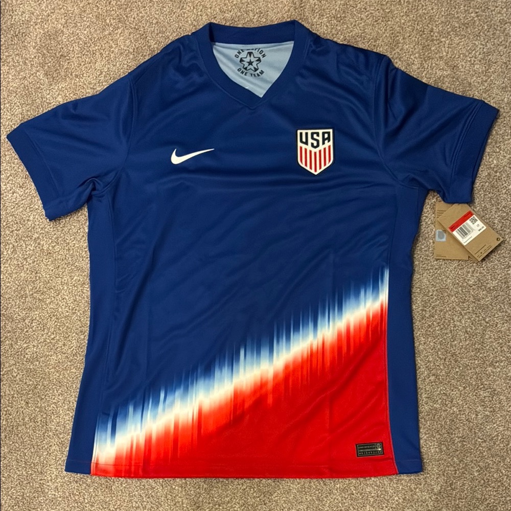 Nike Men's Team USA USMNT 2024 Away Soccer Jersey football